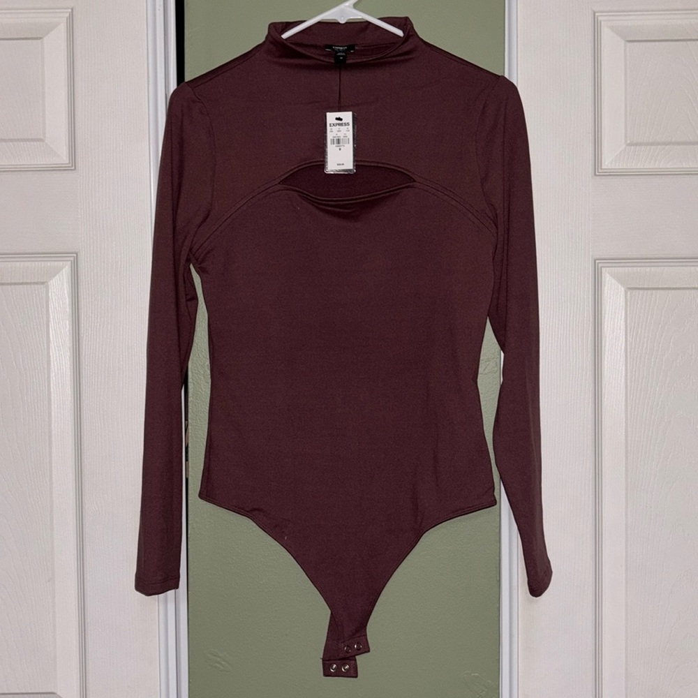 🆕 NWT, Express Women’s Long Sleeve Bodysuit, Size Medium, Super Cute!